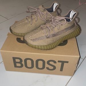 Yeezy Boost 350 V2 Earth size 5